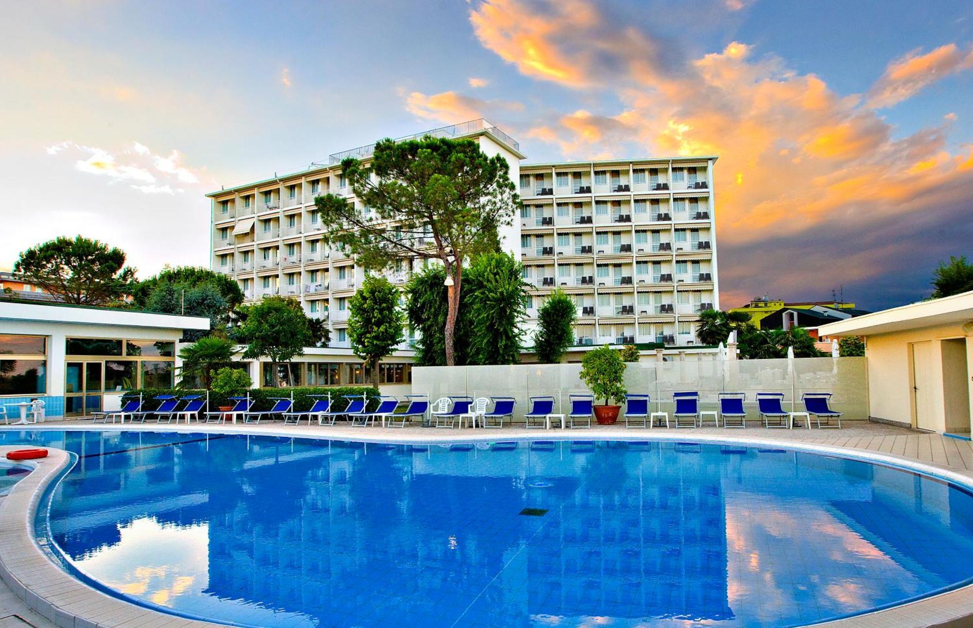 Hotel Abano Astoria Abano Terme Esterno foto